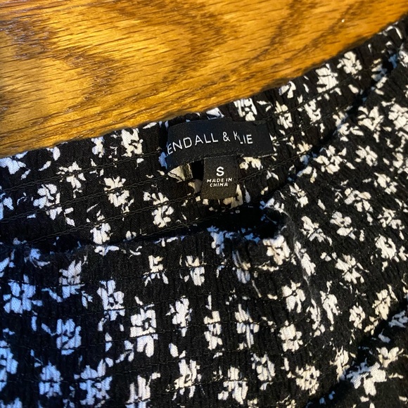 Pacsun Kendall & Kylie Black Floral Flow Shorts - Picture 3 of 4